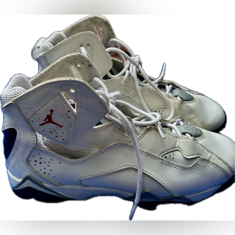 True Flight Men’s Basketball Shoe (6.5 Youth size)